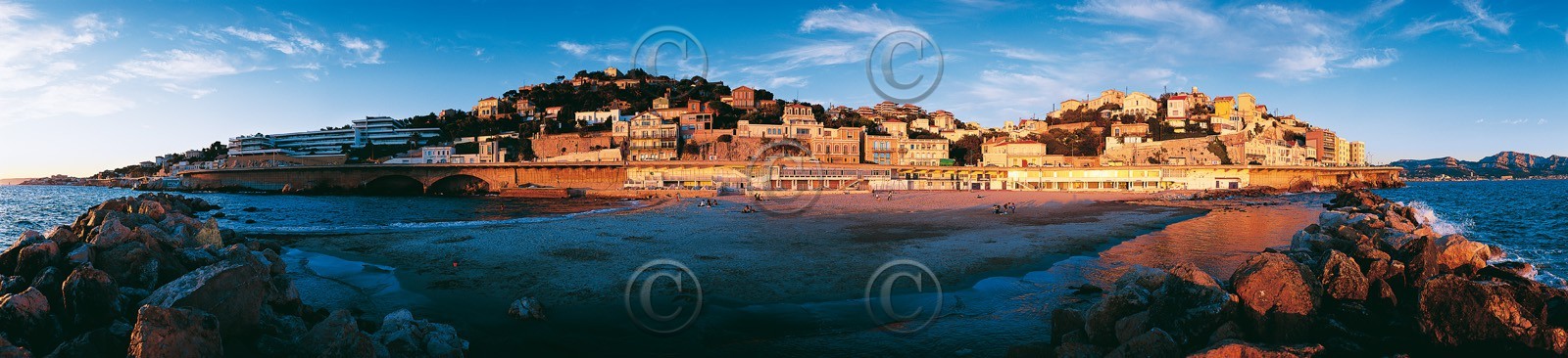 MARSEILLE PLAGE DU PROPHETE  SOIR  format atypique 100x22cmMarseille Provence photo panoramique couleurFORMAT DISPONIBLE  100 x 22cm (  vente direct uniquement )pas de telechargement disponible.A chaque format correspond une éditions limitée spécifique .© collection P GUZIKA titre indicatif suivant la finition, tarif encadré vente direct:DISPONIBLE SUIVANT STOCK -  CRÉATION JOURNALIERE  -