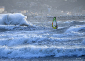 TEMPETE ZEUS MARSEILLE ,PLAGE DU PRADO,WINDSURF, PLANCHE À  VOILE