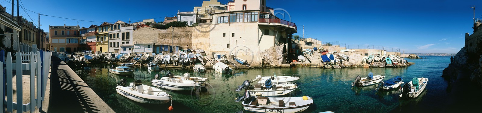 PORT DE MALMOUSQUE MARSEILLE FORMAT 100 X 23 cm sur mesure format  du cabanonpas de telechargement disponible.A chaque format correspond une éditions limitée spécifique .© collection P GUZIKA titre indicatif suivant la finition, tarif encadré vente direct:100 x 23cm    159 €DISPONIBLE SUIVANT STOCK -  CRÉATION JOURNALIERE  -