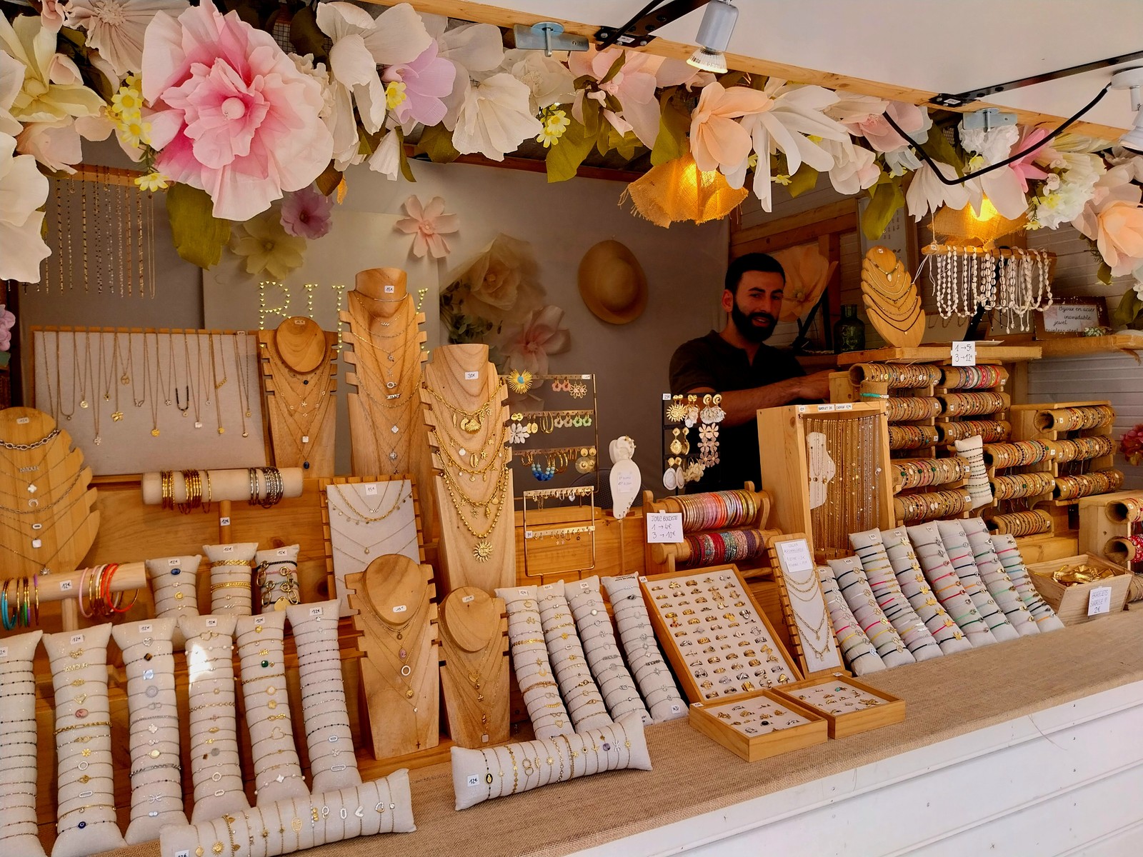 MARCHÉ D'ÉTÉ SUR LA CANEBIÉRE  2024