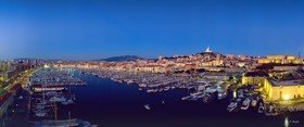 MARSEILLE VIEUX PORT BY NIGHT tour rené  plein formatFORMAT 120 x 50 cm sur mesure format  du cabanonpas de telechargement disponible.A chaque format correspond une éditions limitée spécifique .© collection P GUZIKA titre indicatif suivant la finifion, tarif encadré vente direct:120 x 50 cm    169 €DISPONIBLE SUIVANT STOCK -  CRÉATION JOURNALIERE  -