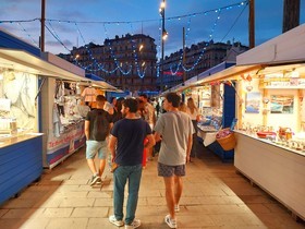 MARCHÉ D'ÉTÉ  SUR LE VIEUX PORT DE MARSEILLE 2023