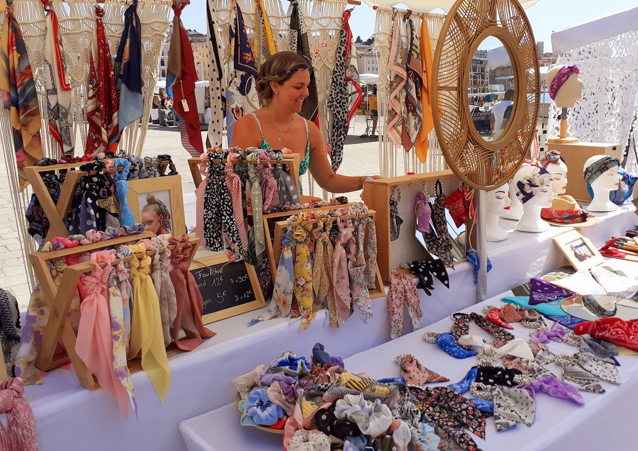 LE MARCHE D'ETE SUR LE VIEUX PORTE DE MARSEILLE