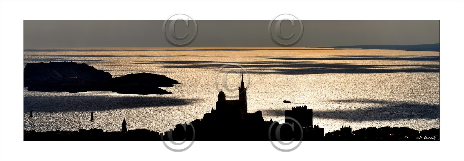 OMBRE ET LUMIERE , plein formatFORMAT DISPONIBLE 33X95cm ( et 20X60cm en vente direct uniquement )pas de telechargementA chaque format correspond une éditions limitée spécifique .© collection P GUZIKA titre indicatif suivant la finition, tarif encadré vente direct:150 x 52 cm 180€       non disponible33   x 95 cm   99€20   x 60 cm   39€disponible en  30 X10 cm  sur stand en vente directDISPONIBLE SUIVANT STOCK -  CRÉATION JOURNALIERE  -