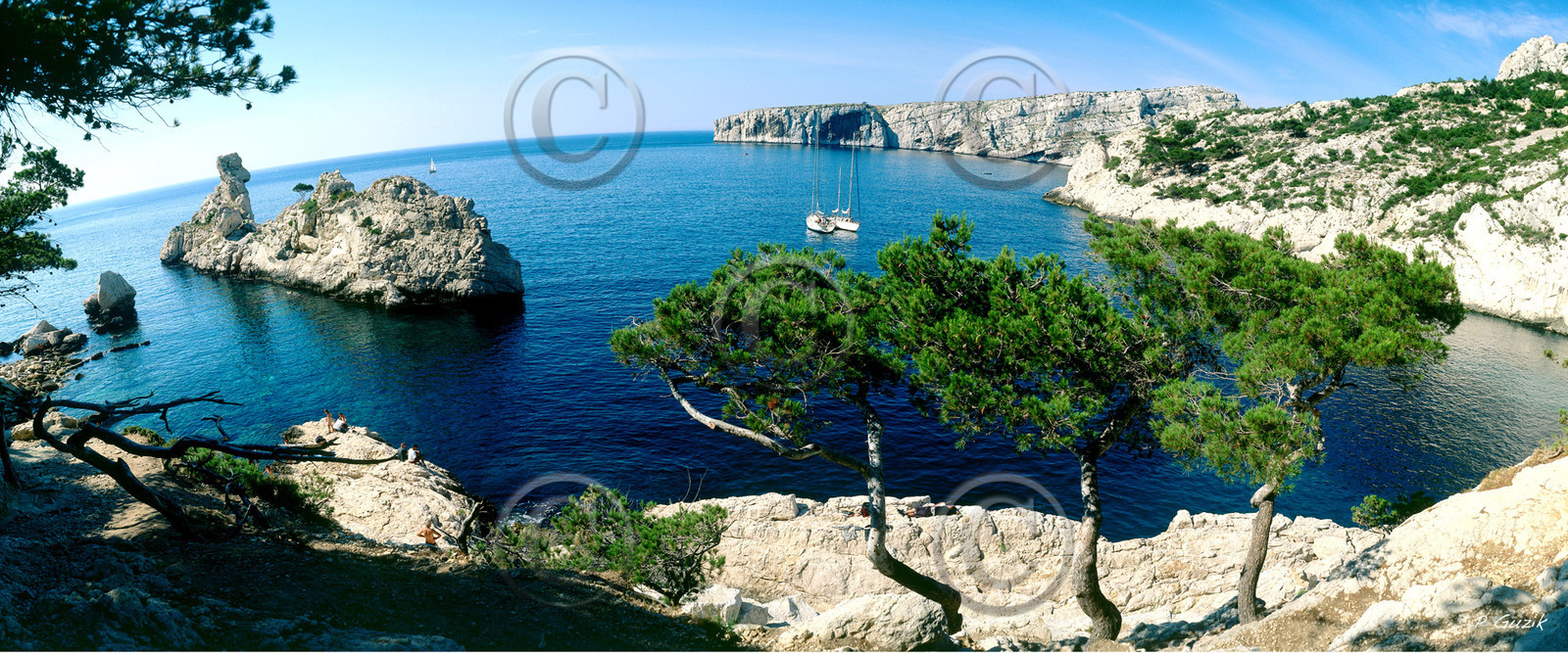 CALANQUE DE SUGITON TORPILLEUR bout du monde integrale en 120x50 cm Calanques Provence Marseille photo couleurFORMAT DISPONIBLE 120x50cm uniquementpas de telechargement disponible.A chaque format correspond une éditions limitée spécifique .© collection P GUZIKA titre indicatif suivant la finition, tarif encadré vente direct:120 X 50 cm 170€DISPONIBLE SUIVANT STOCK -  CRÉATION JOURNALIERE  -
