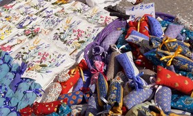 LE MARCHE D'ETE SUR LE VIEUX PORTE DE MARSEILLE