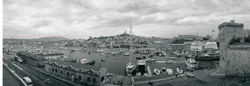 MARSEILLE LE BELLEM ENTRANT DANS LE VIEUX PORT NOIR ET BLANC FORMAT 33 x 95cmTarif  sur stand et marché  25€