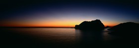 ILE MAIRE A LA TOMBÉE DE LA NUIT  AMBIANCE RARECalanques Provence Marseille photo couleurFORMAT DISPONIBLE   20X60cm en vente direct uniquement pas de telechargement disponible.A chaque format correspond une éditions limitée spécifique .© collection P GUZIKA titre indicatif suivant la finition, tarif encadré vente direct:20   x 60 cm   39€disponible en  30 X10 cm  sur stand en vente directDISPONIBLE SUIVANT STOCK -  CRÉATION JOURNALIERE  -